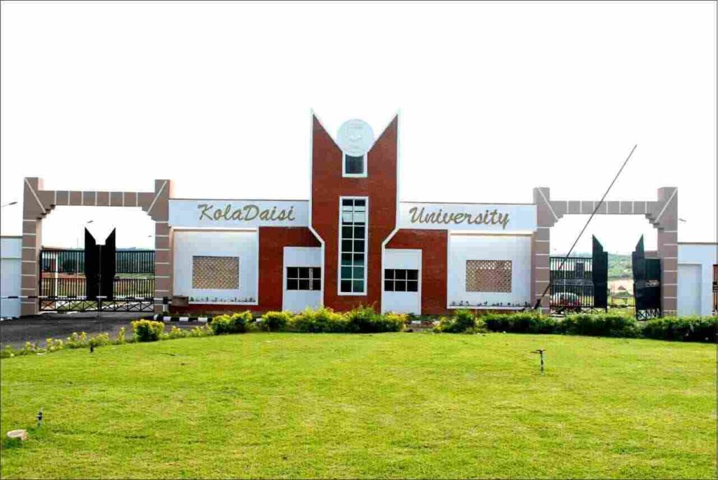 Photo of the Main Entrance Gate of KolaDaisi-University-Ibadan-Oyo-State